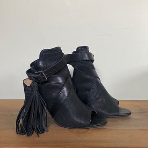 Sam Edelman Vermont Open Toe Booties with Tassel: Size 6.5